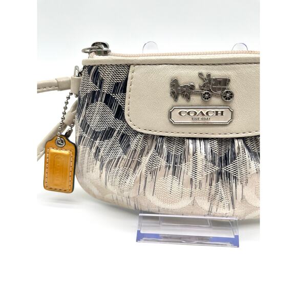 COACH Signature Wristlet, Rare Style, Ombre - Picture 3 of 6